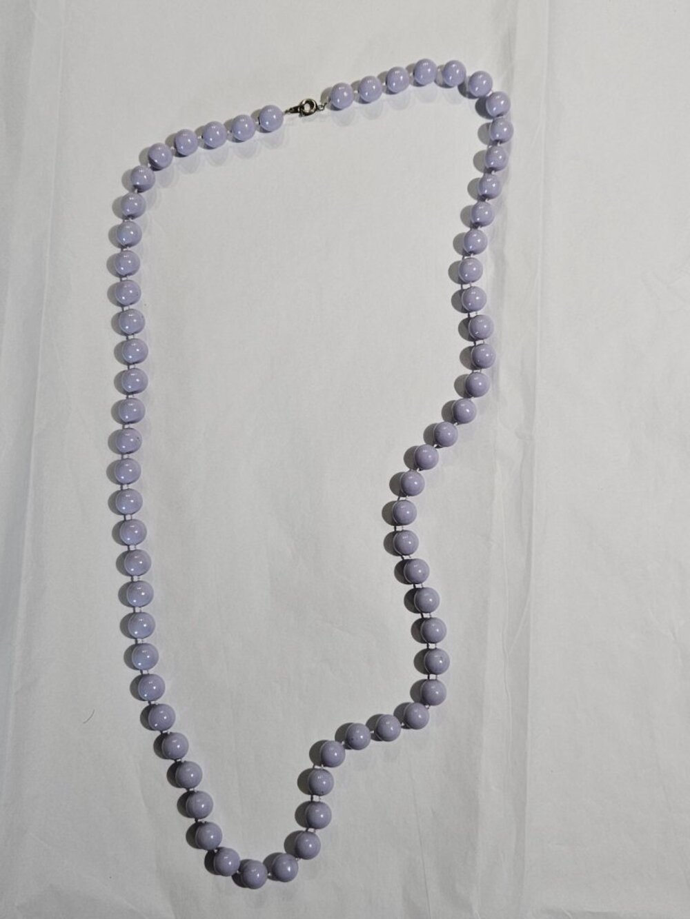 Vintage 80s Lavender Plastic Beaded Necklace Silvertone Spring Ring 30 inches